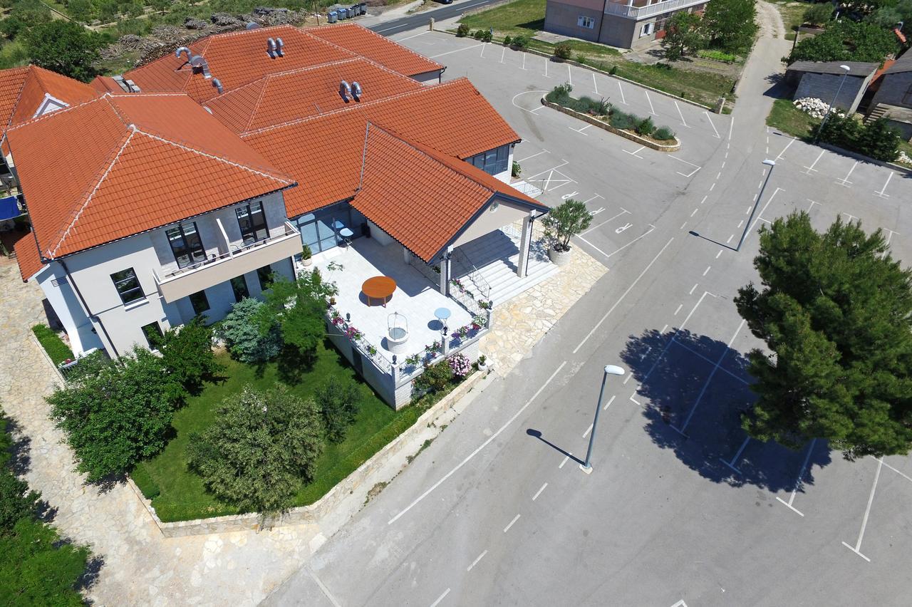 B&B Ave Maria Vrpolje Exterior foto